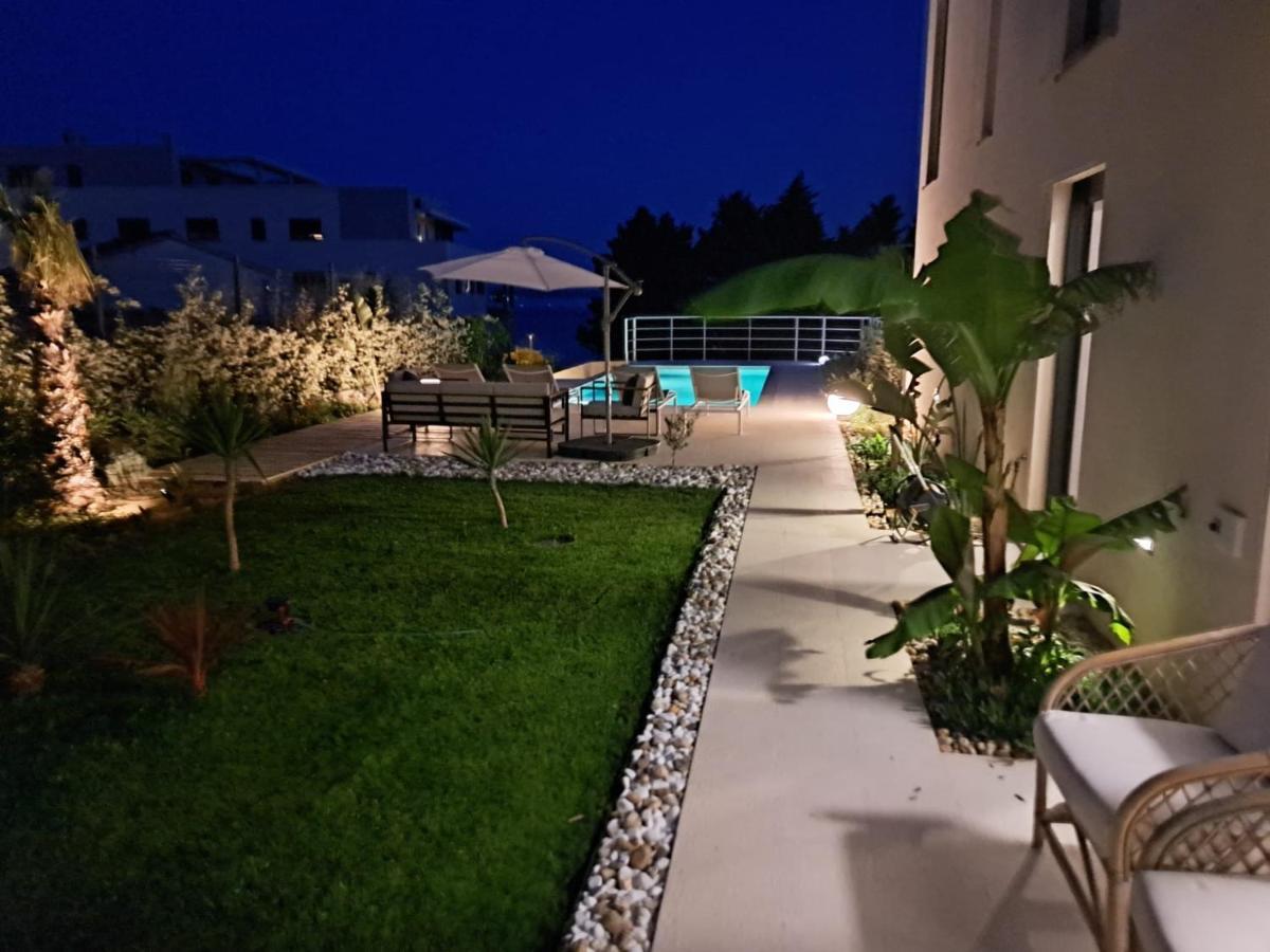 Apartment With Private Pool Spalato Esterno foto