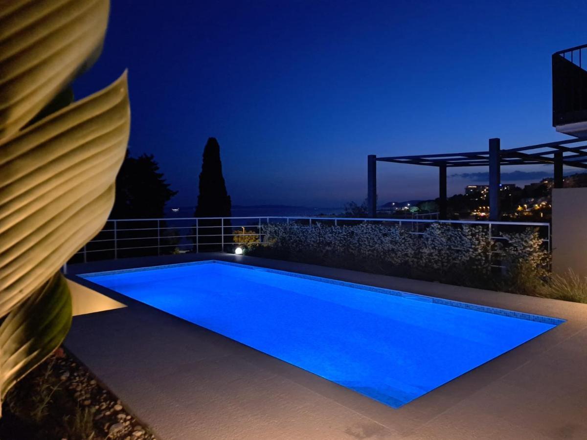 Apartment With Private Pool Spalato Esterno foto